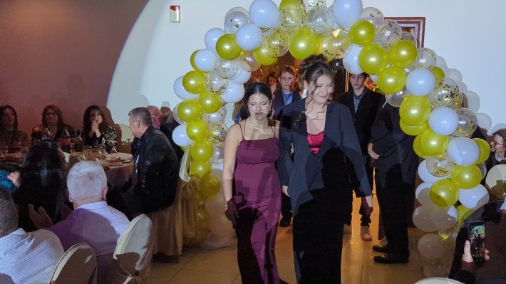 PXL_20251220_202555570