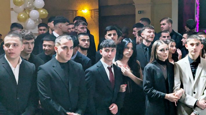 PXL_20251220_202826401.MP