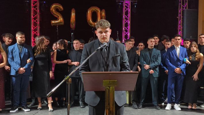 PXL_20251220_203207983