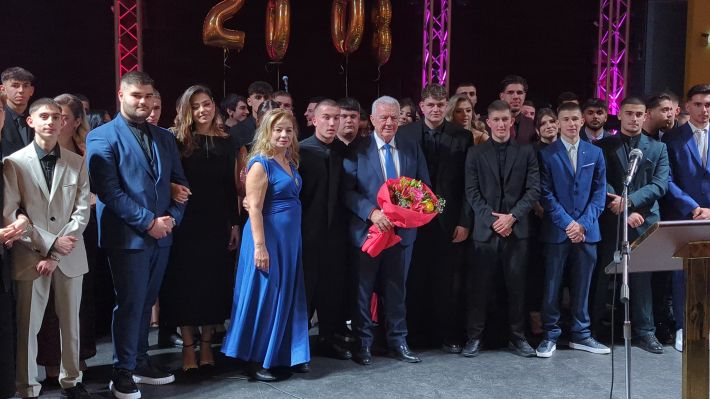 PXL_20251220_205805198