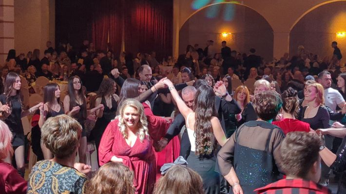 PXL_20251220_211858513