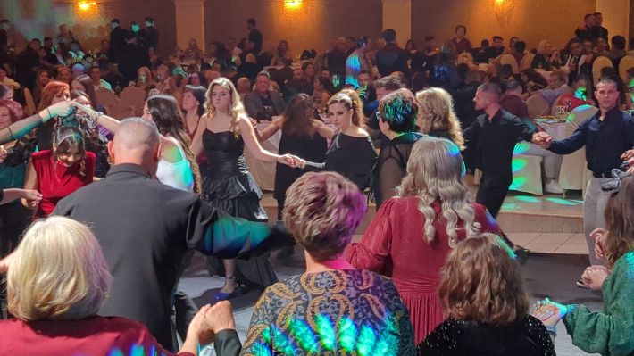 PXL_20251220_211906436