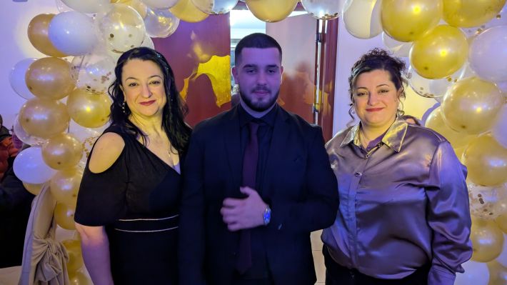 PXL_20251220_213408045