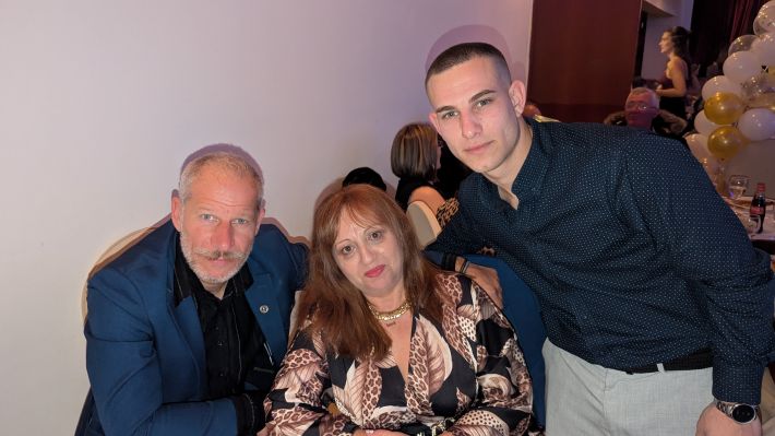 PXL_20251220_213716907