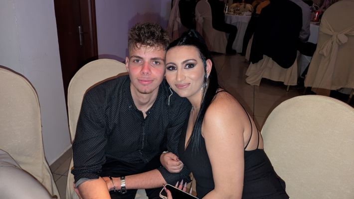 PXL_20251220_214431649