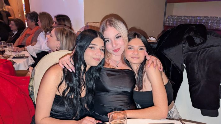 PXL_20251220_214444692