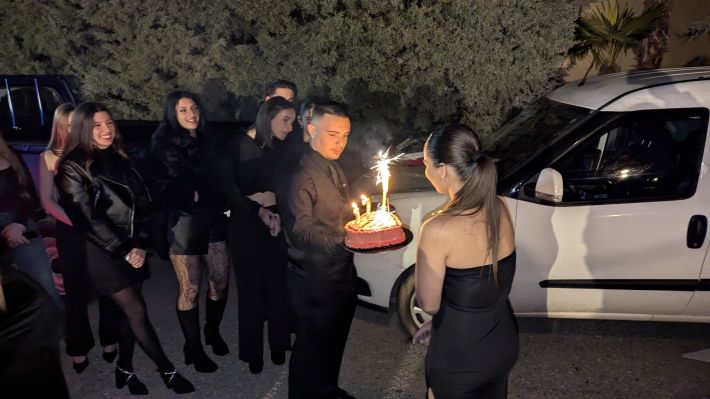 PXL_20251220_220845370