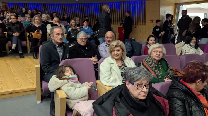 PXL_20260110_173223578