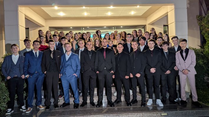 PXL_20251122_185218062