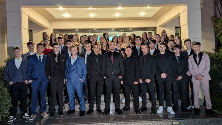 PXL_20251122_185219009