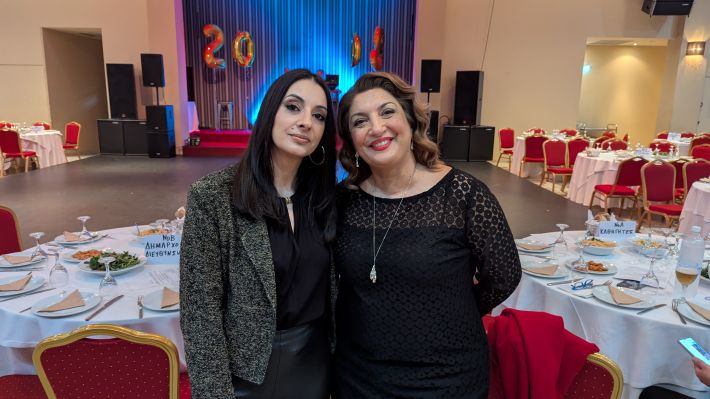 PXL_20251122_185554388