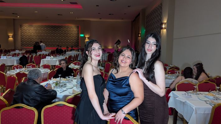 PXL_20251122_185705613.MP