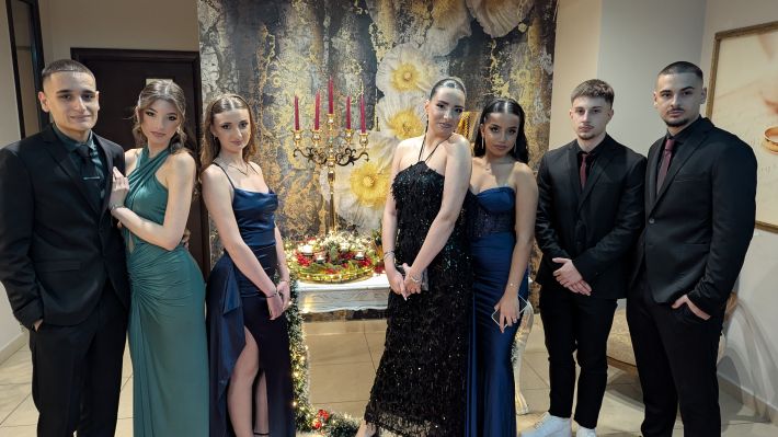 PXL_20251122_190038835