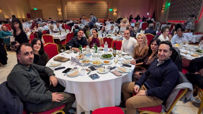 PXL_20251122_193750245