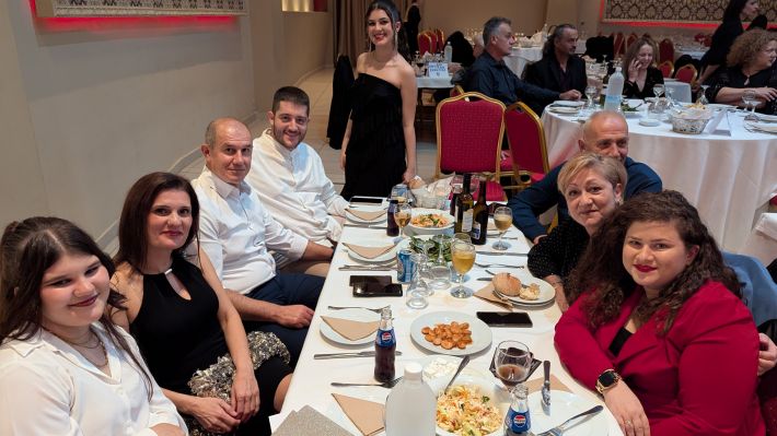 PXL_20251122_194059887