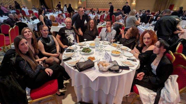 PXL_20251122_194319016