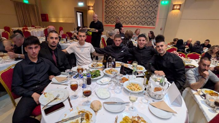 PXL_20251122_194525894