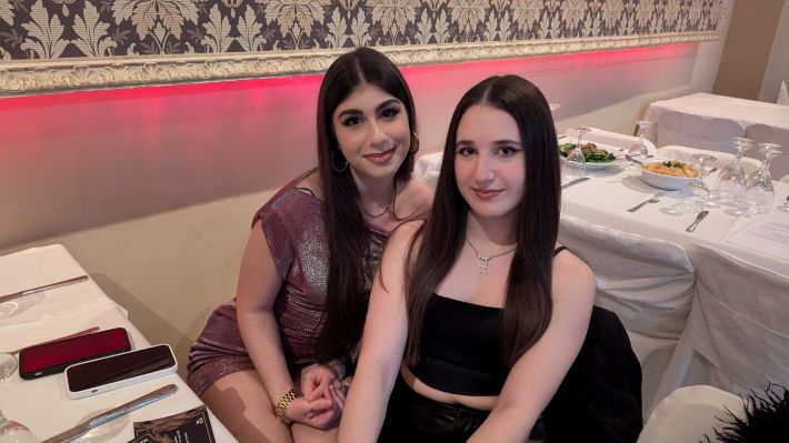 PXL_20251122_194757192