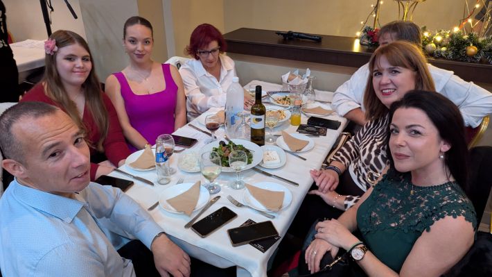 PXL_20251122_194907893