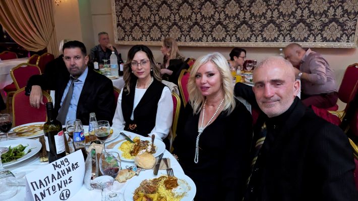 PXL_20251122_195722962