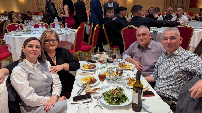 PXL_20251122_195942612