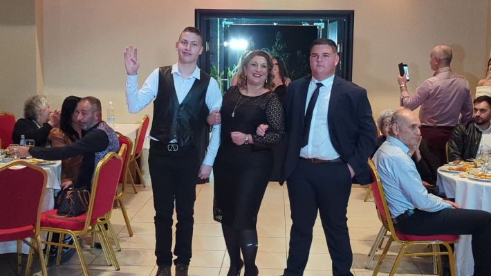 PXL_20251122_202856895