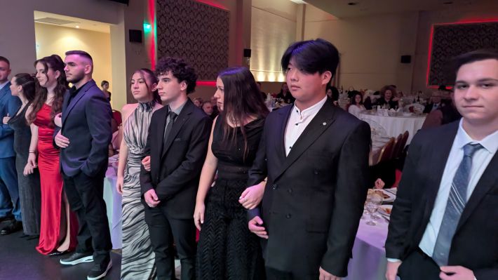 PXL_20251122_203057864