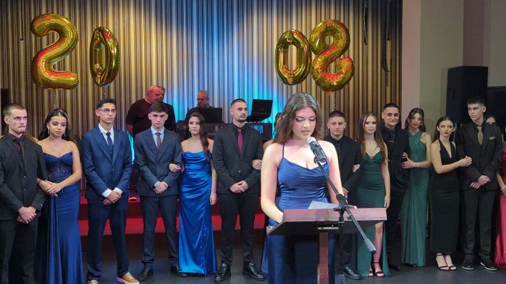 PXL_20251122_203315660