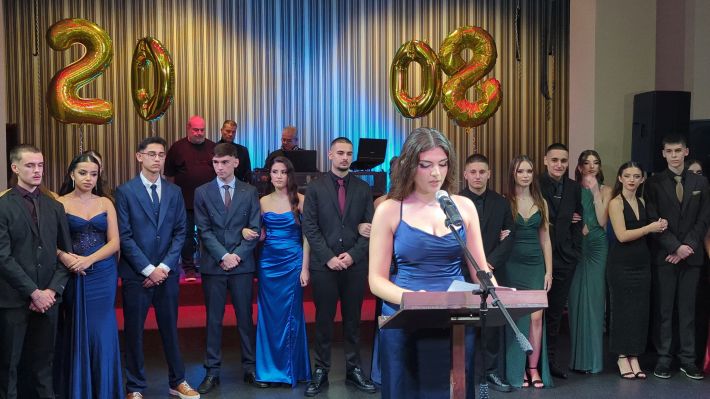 PXL_20251122_203316761