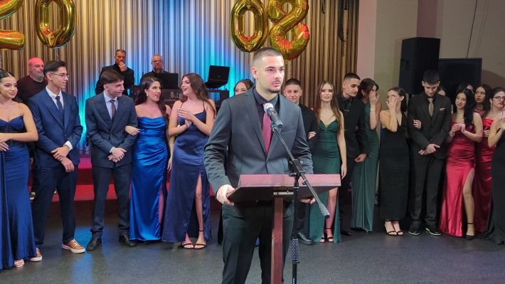 PXL_20251122_203328628