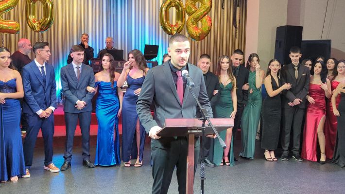 PXL_20251122_203332266