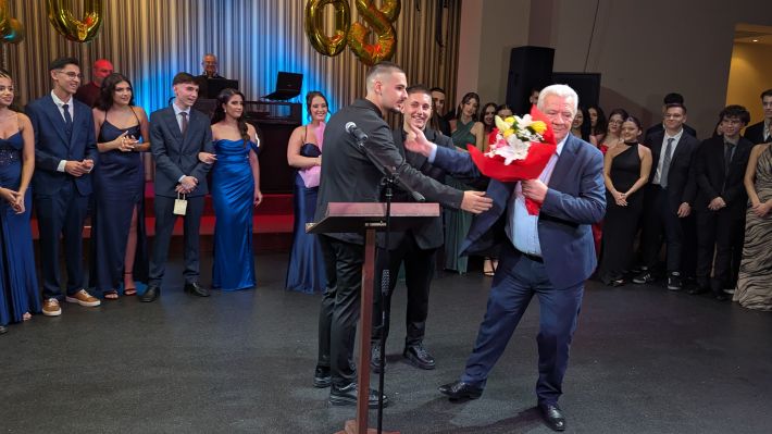 PXL_20251122_204330880