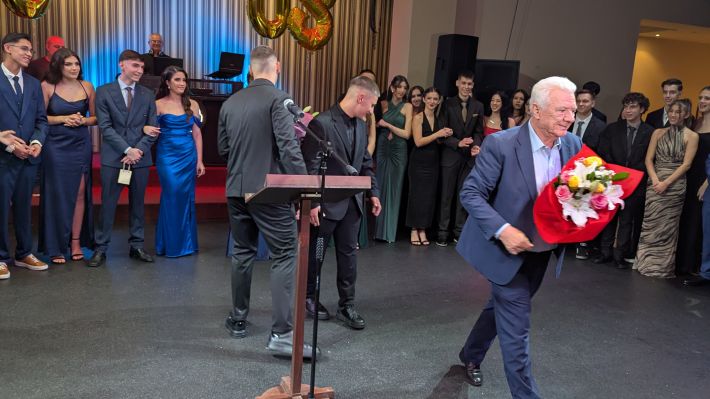 PXL_20251122_204331499