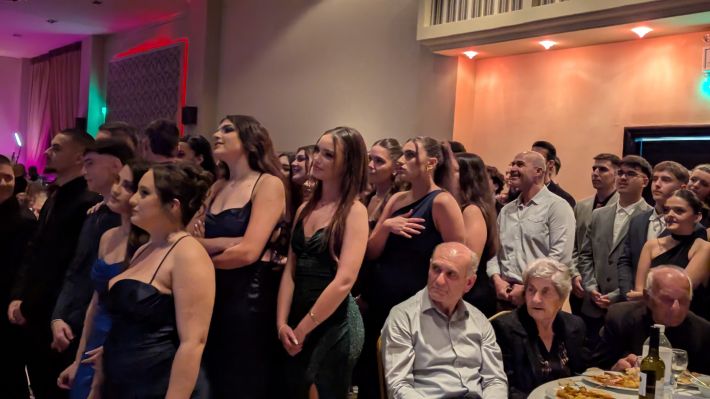 PXL_20251122_204921724