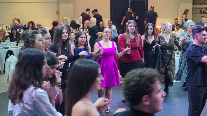 PXL_20251122_210053957