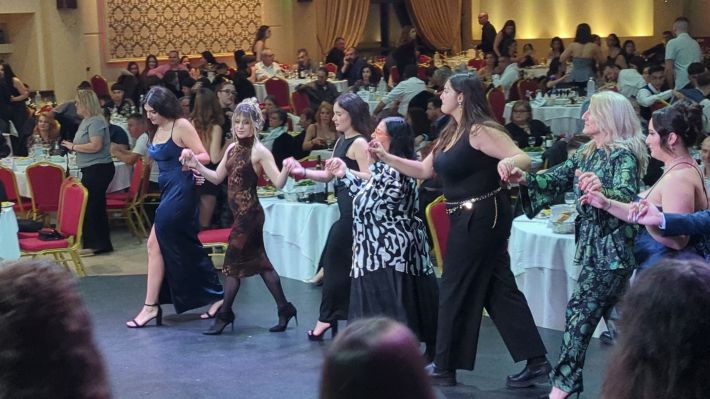 PXL_20251122_210105223