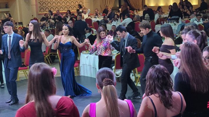 PXL_20251122_210119967