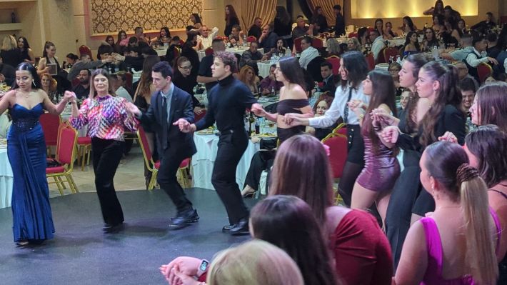 PXL_20251122_210125032