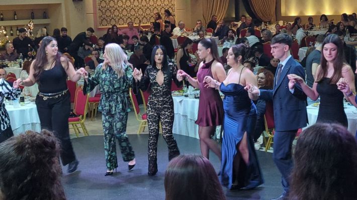 PXL_20251122_210217651