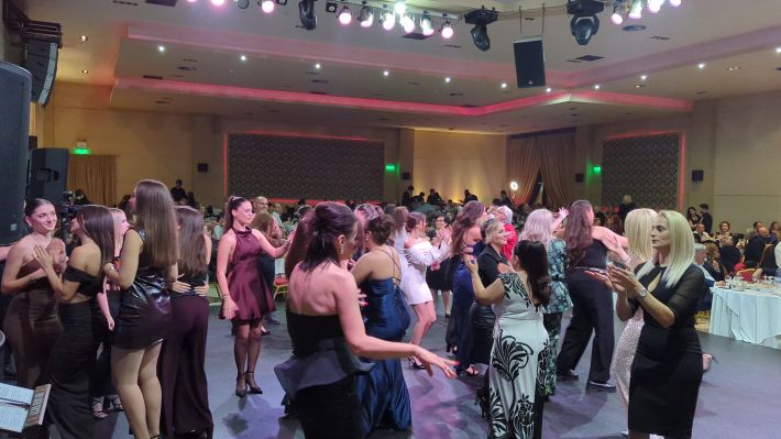 PXL_20251122_211400118