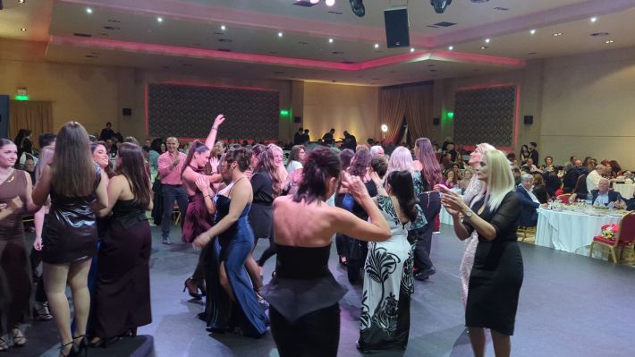 PXL_20251122_211402585