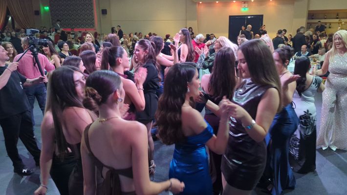 PXL_20251122_211419890