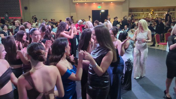 PXL_20251122_211420825