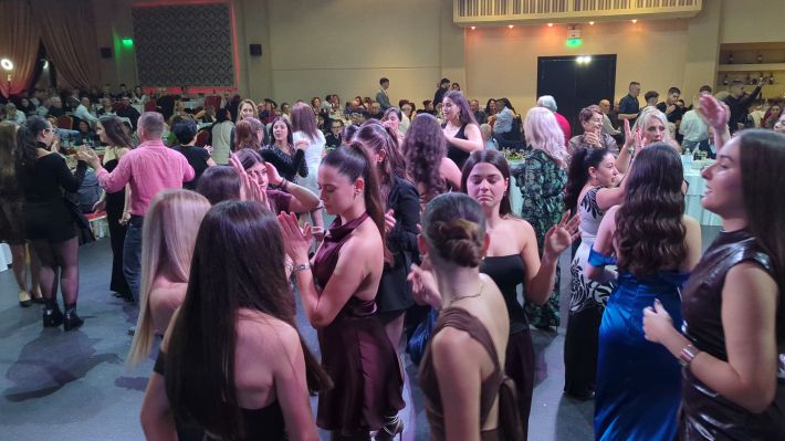 PXL_20251122_211428359