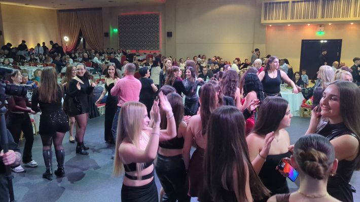 PXL_20251122_211431096