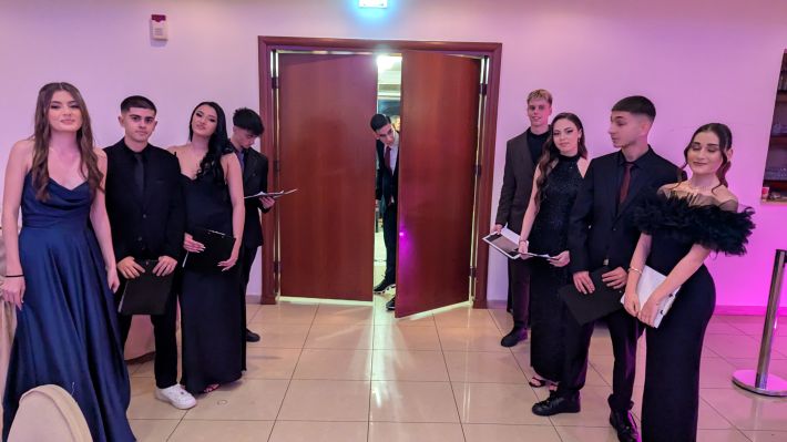 PXL_20251206_185821841.MP