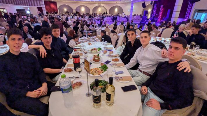 PXL_20251206_195222743