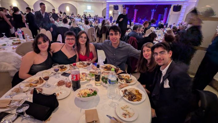 PXL_20251206_195537186