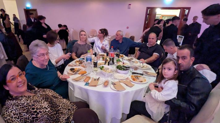 PXL_20251206_195938012