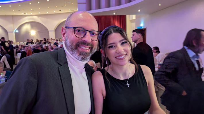 PXL_20251206_200821172